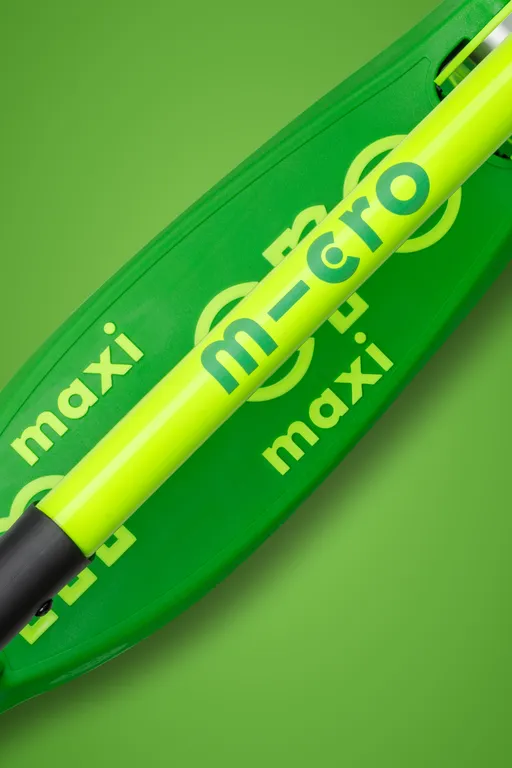 medium-Maxi Micro Deluxe Foldable Neon LED Parrot Green-10.webp